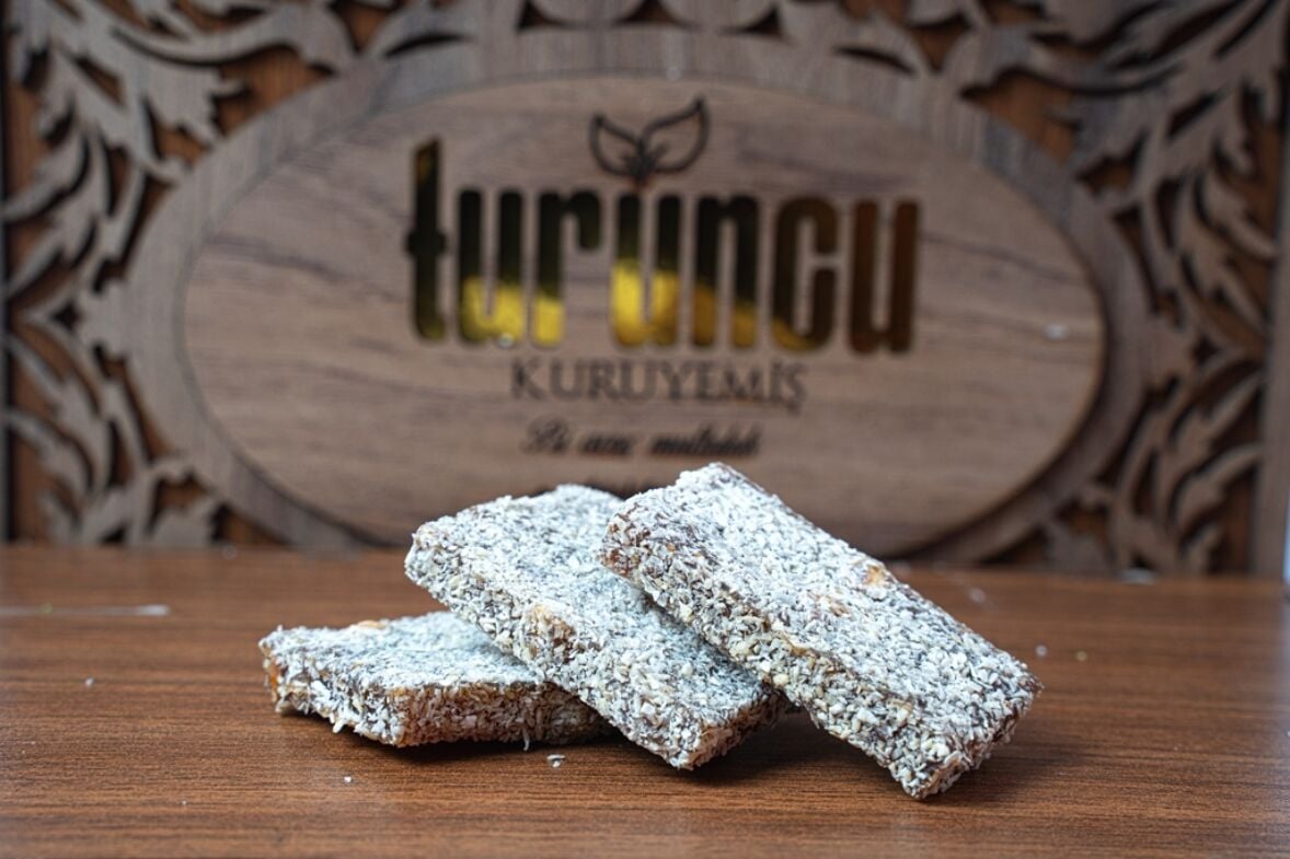 Fıstıklı Yaprak Cezerye 1000 Gr