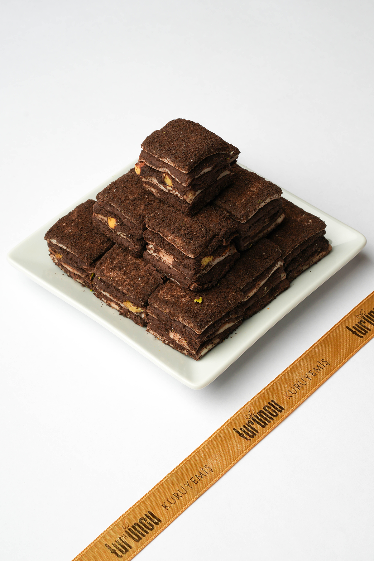 Browni Parçacıklı Çikolatalı Katmer Lokum